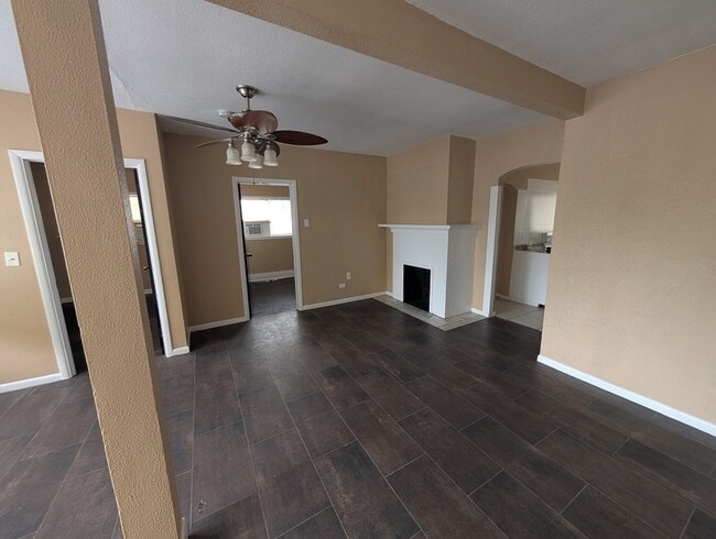 Building Photo - 407 Engman St