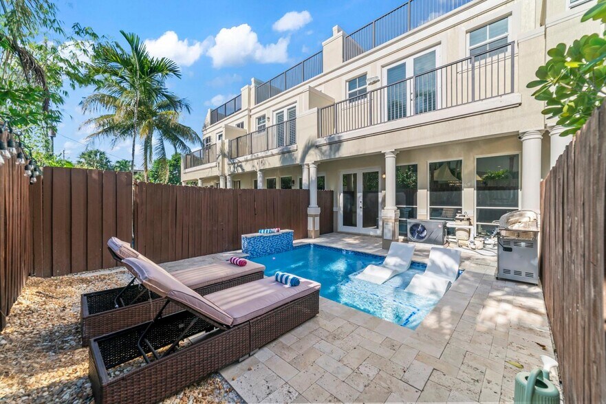 Building Photo - 1849 NE 26th Ave