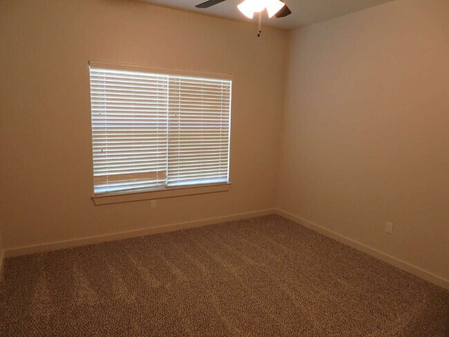 Building Photo - Beautiful Home Located Near Texas Tech University!