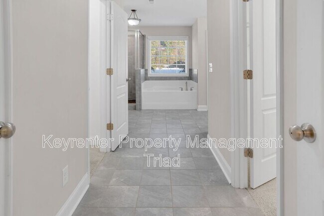 Building Photo - 5470 Noble View Dr