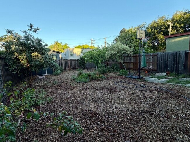 Building Photo - 2306 Spaulding Ave