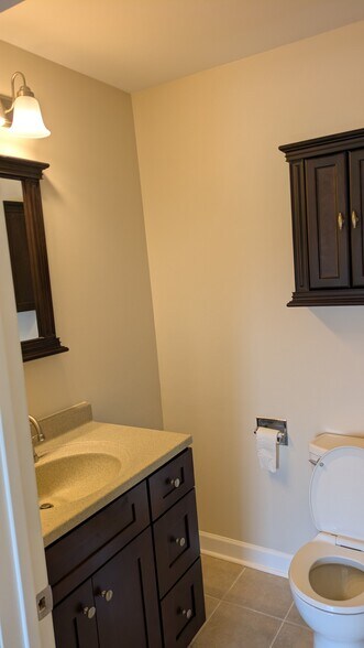 Building Photo - 2422 N Kennicott Dr