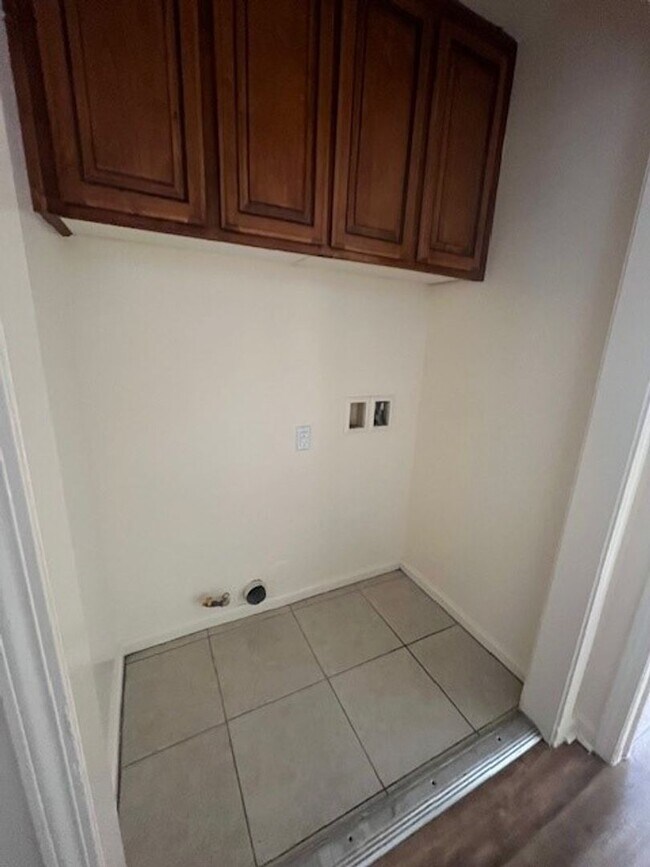 Building Photo - 722 K St