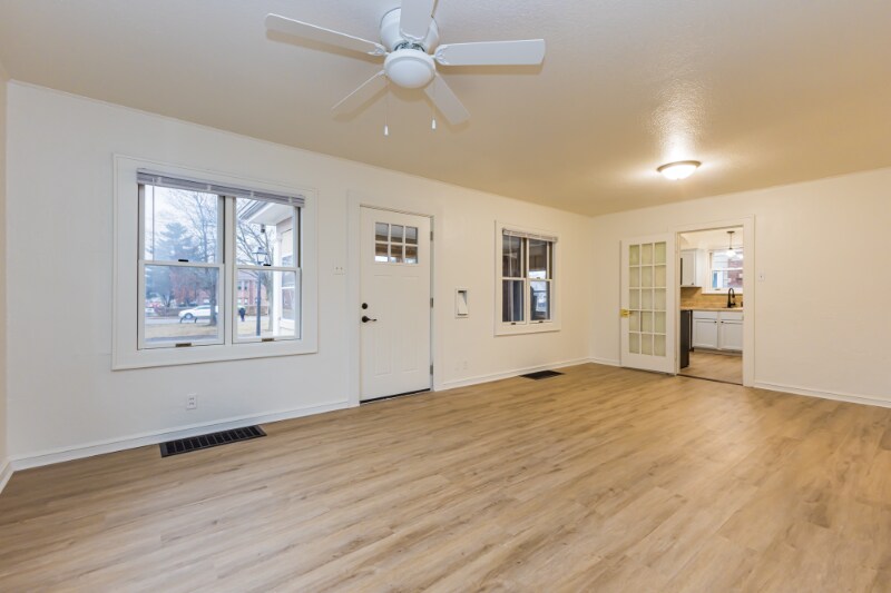 Building Photo - 4545 Calumet Ave