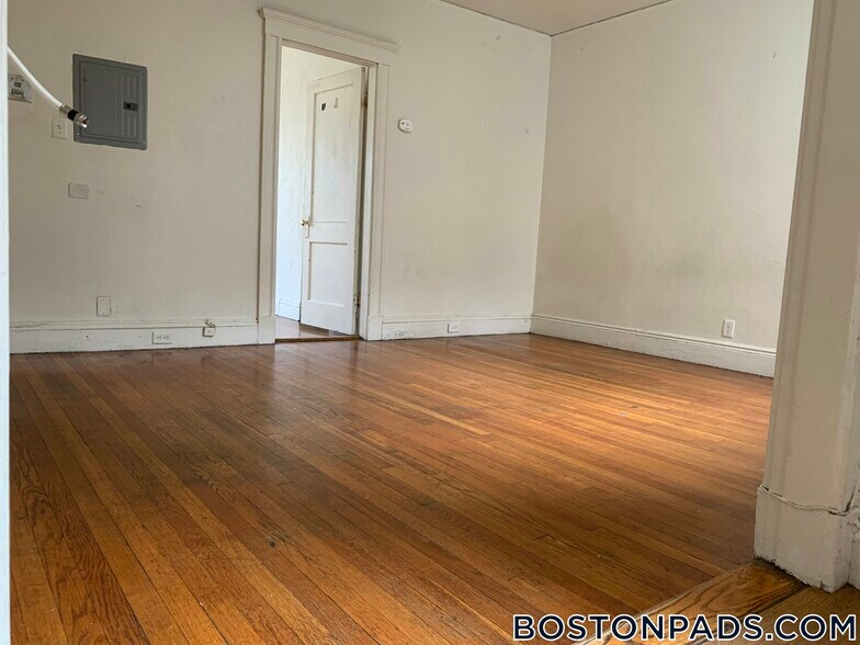 Building Photo - 1171 Boylston St