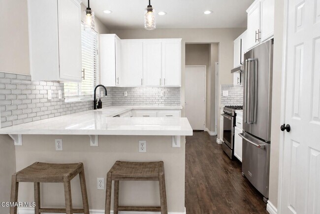 Building Photo - 885 Aloe Ln
