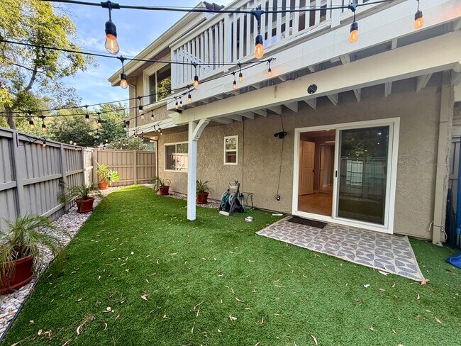 Building Photo - 5708 Camelia Ln