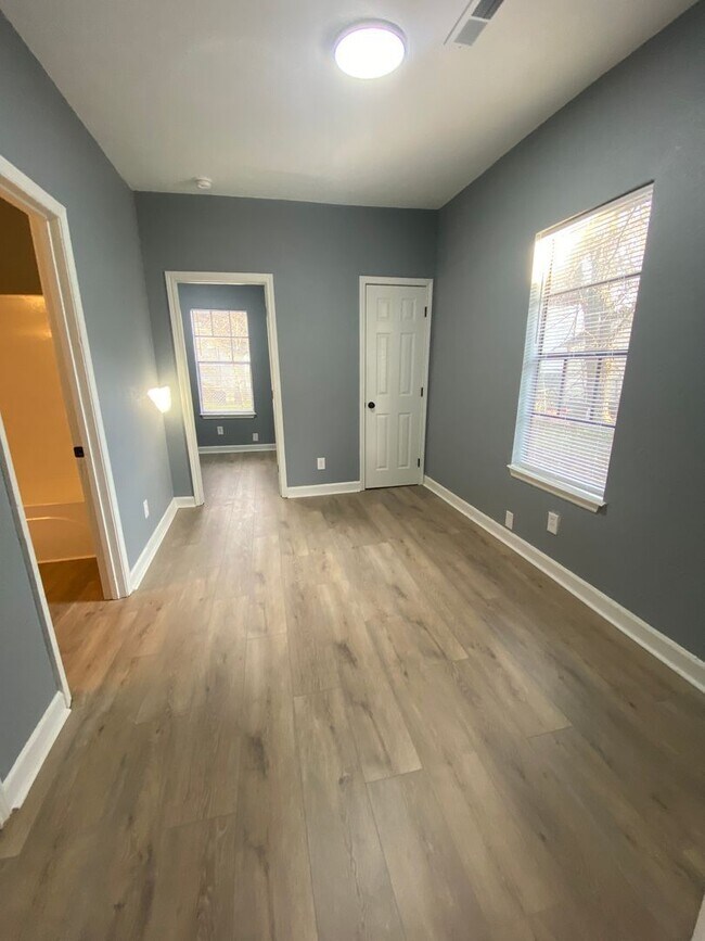 Building Photo - 812/814 N 16th St