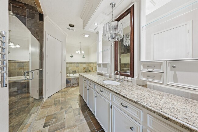 Building Photo - 4063 Breakwood Dr