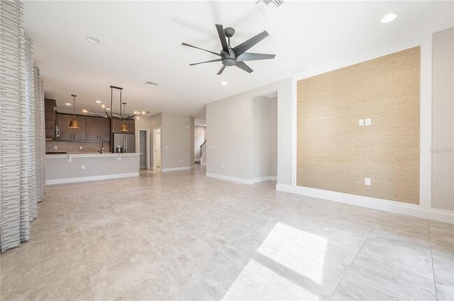 Building Photo - 7212 Paradiso Dr