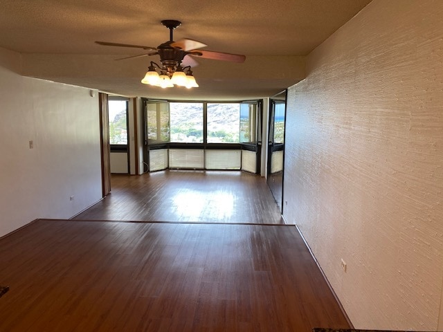 Building Photo - 521 Hahaione St