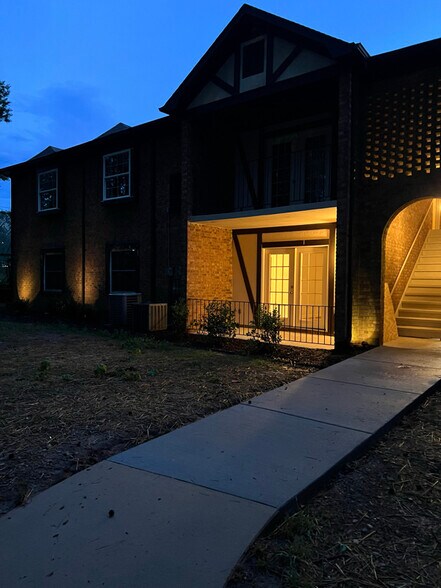 Building Photo - 116 Engleman Ave