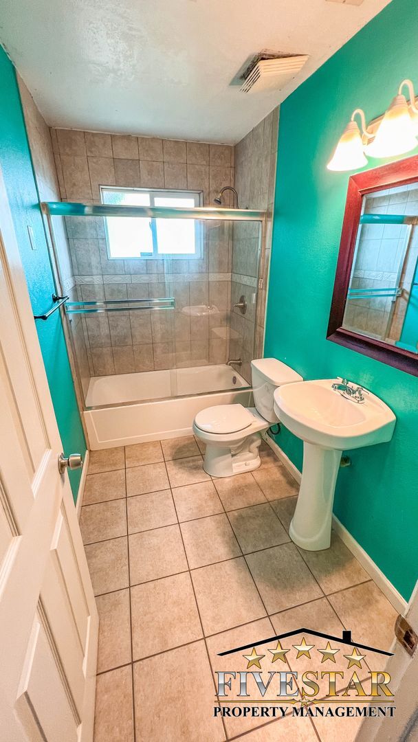 Building Photo - 3311 Camellia Dr