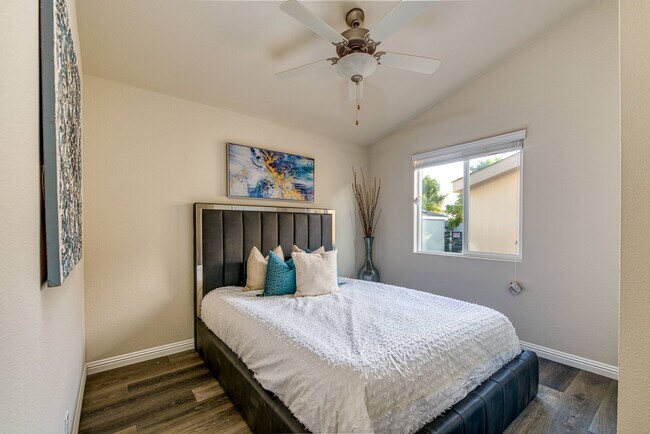 Building Photo - Remodeled 3 Bed/2 Bath National City