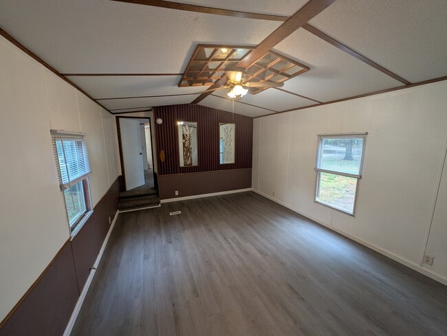 Building Photo - 51 Ransdell Ln