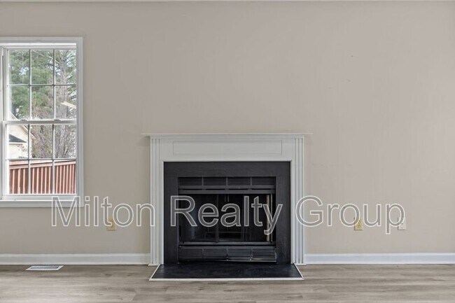 Building Photo - 1421 Matilda Ct