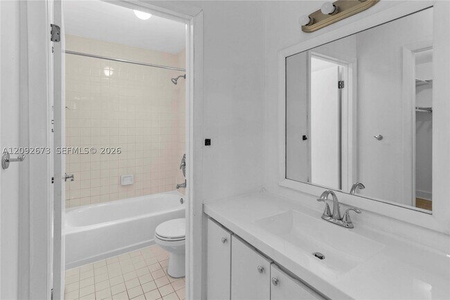 Building Photo - 3625 SW 37th Ave