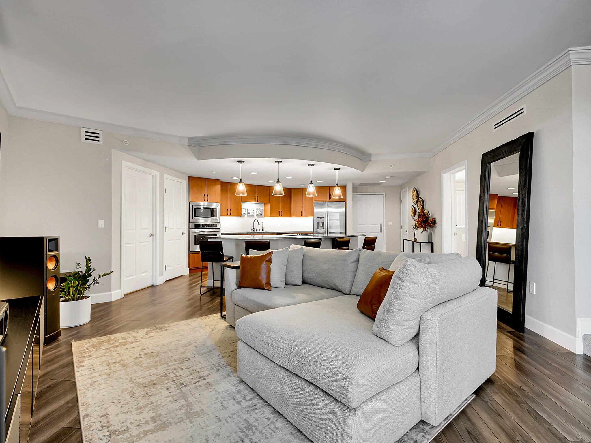 Building Photo - 8100 E Union Ave