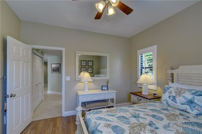 Building Photo - 6101 SE Landing Way