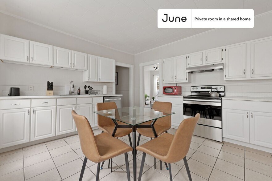 Building Photo - Room in Shared 3 bed/1 bath home