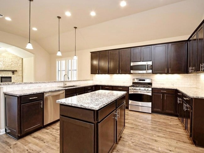 Building Photo - 2216 Lookout Range Dr