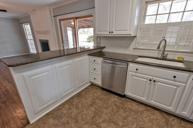 Building Photo - Home for Rent in Wetumpka