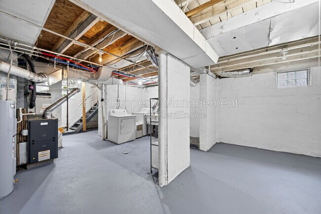 Building Photo - 224 Stratford Rd