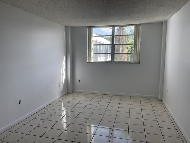 Building Photo - 14170 SW 84th St