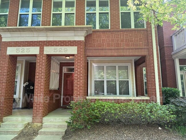 Primary Photo - 529 E 9th St