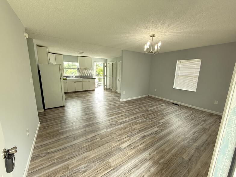 Building Photo - 3028 Toms Way