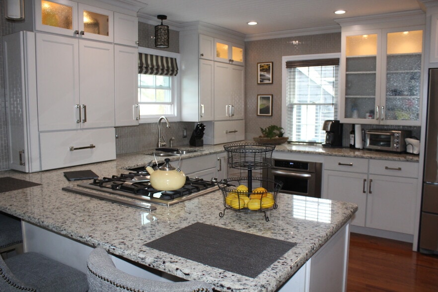 Kitchen - 9144 River Rd