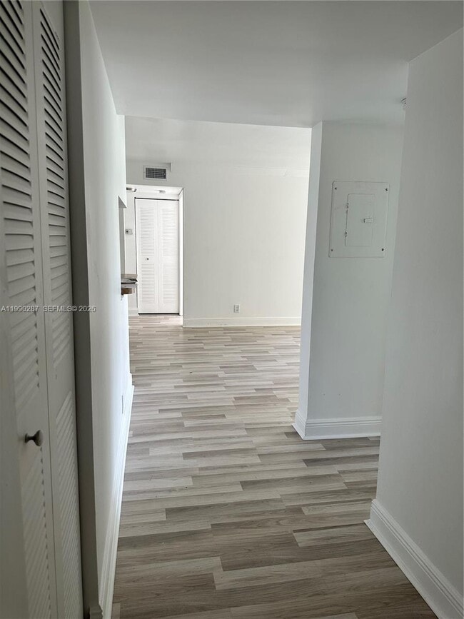 Building Photo - 5760 Rock Island Rd