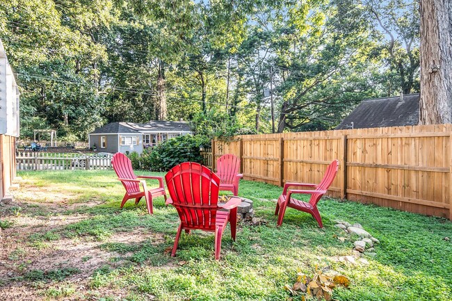 Building Photo - Adorable East Lake Cottage