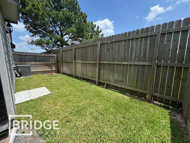 Building Photo - 430 S Centro Cir