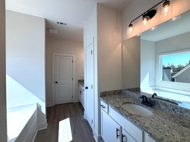 Building Photo - 4526 Highland Gate Pkwy