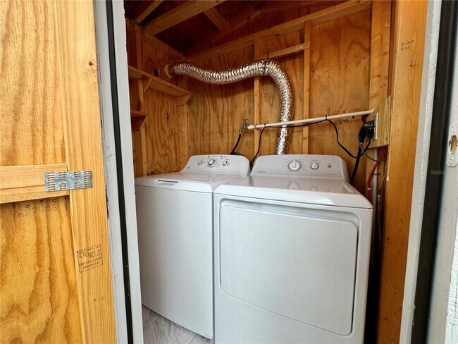 Building Photo - Cozy 1BR Apartment with Separate Entrance, All Utilities Included + Patio Retreat