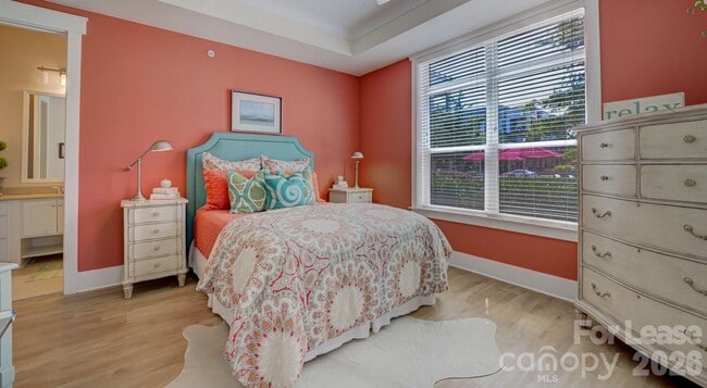 Building Photo - 16408 Holly Crest Ln