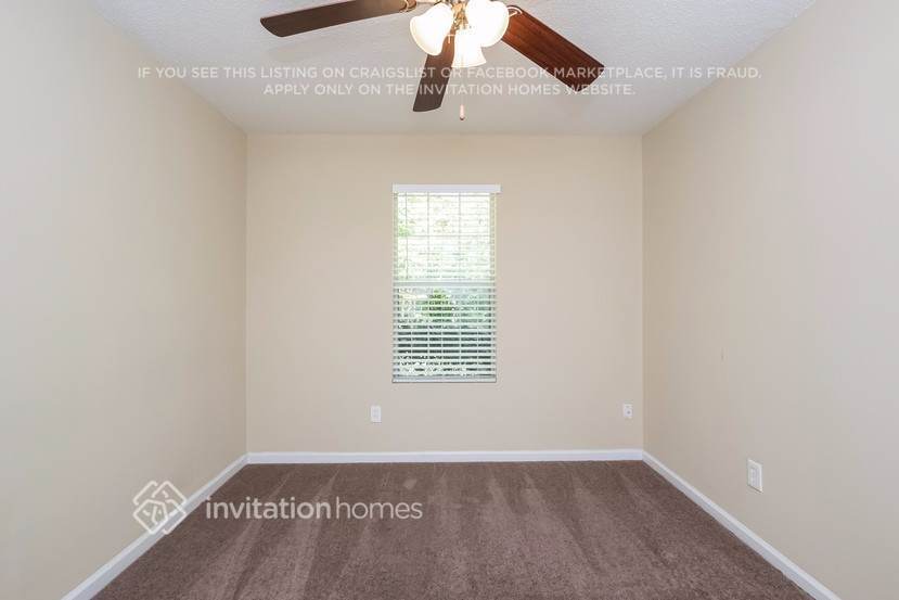 Building Photo - 1830 Killarney Dr SW