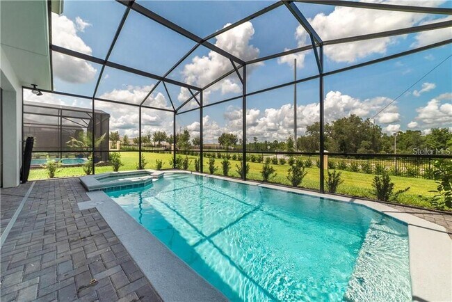 Building Photo - 8923 Zurich Ln