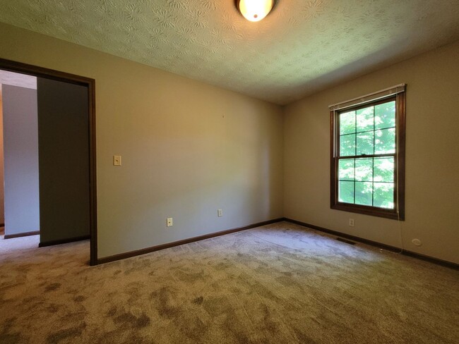 Building Photo - 3 Bedroom, 2.5 Bath Townhouse in Beavercreek!