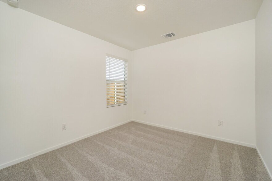 Building Photo - 11525 Chestnut Barr Dr