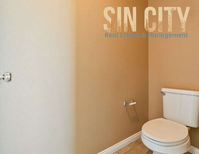 Building Photo - Spacious 4-Bedroom Oasis with 3.5 Baths in...