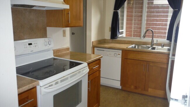 Building Photo - 112SEN