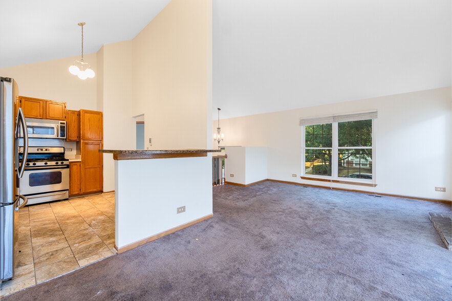 Building Photo - 992 Manchester Cir