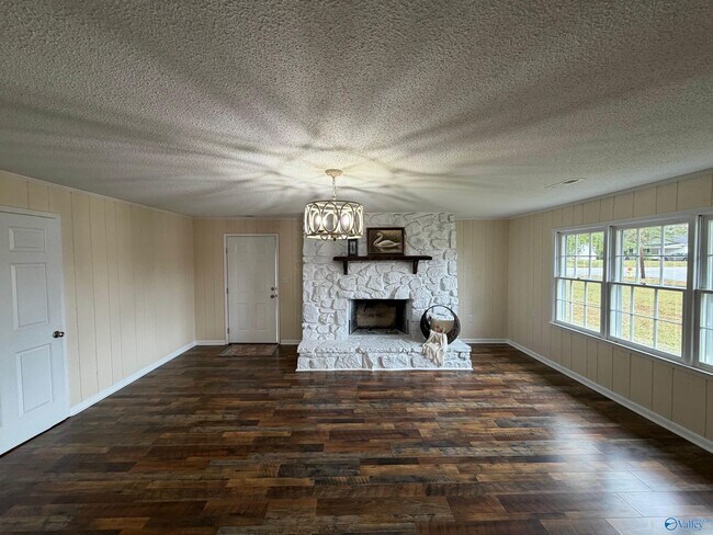 Building Photo - 814 Frost St SW