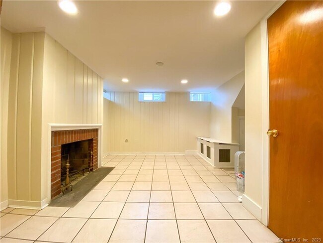 Building Photo - 241 Edwards St