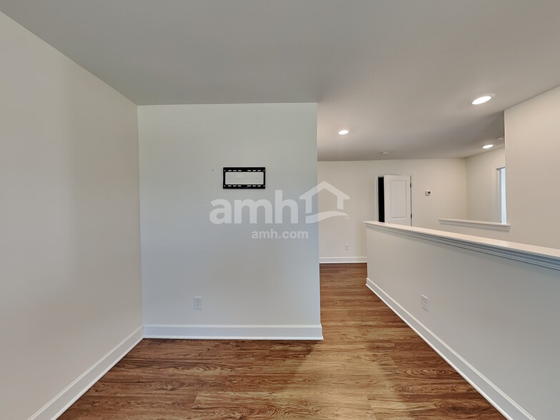 Building Photo - 601 Drema Ct