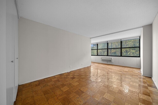 Building Photo - 7000 JFK Blvd E