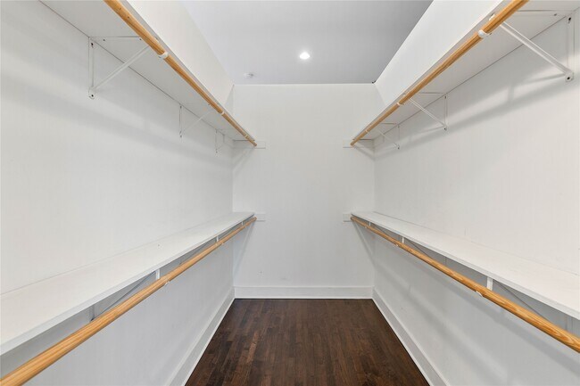 Building Photo - 1312 Live Oak St