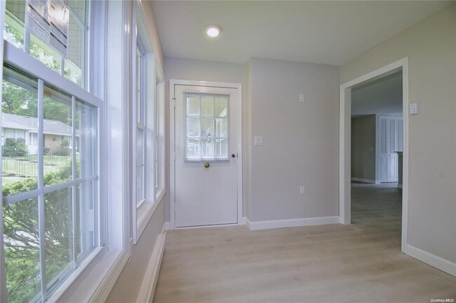 Building Photo - 332 Woodbridge Dr
